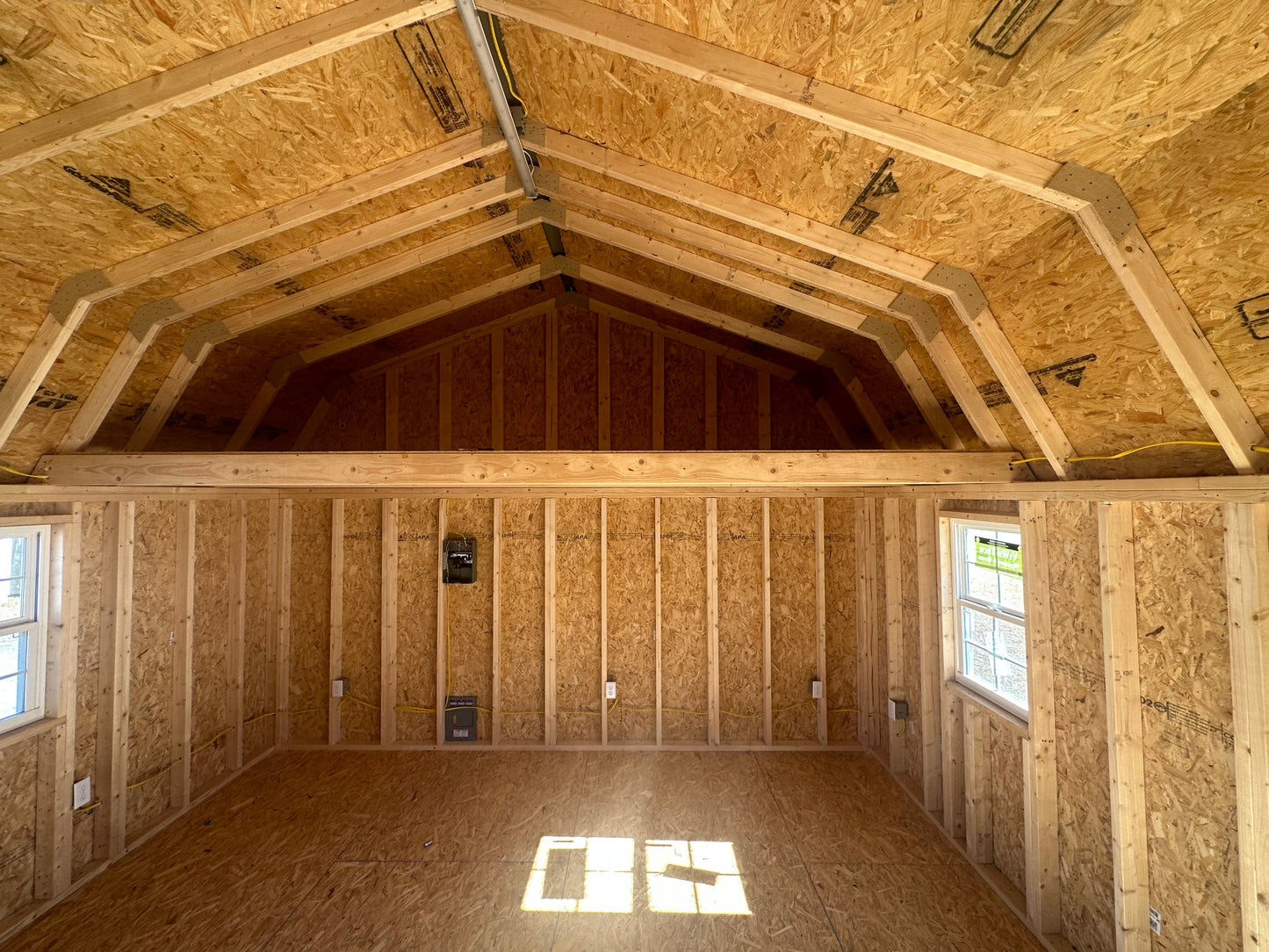 Side Lofted Barn 16x32 w/ TONS of extras!!