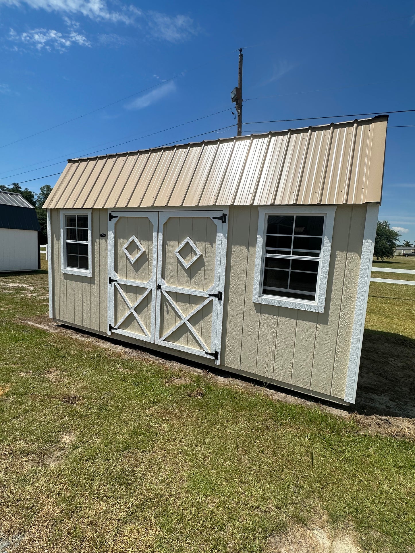 Side Lofted Barn 10 x 16